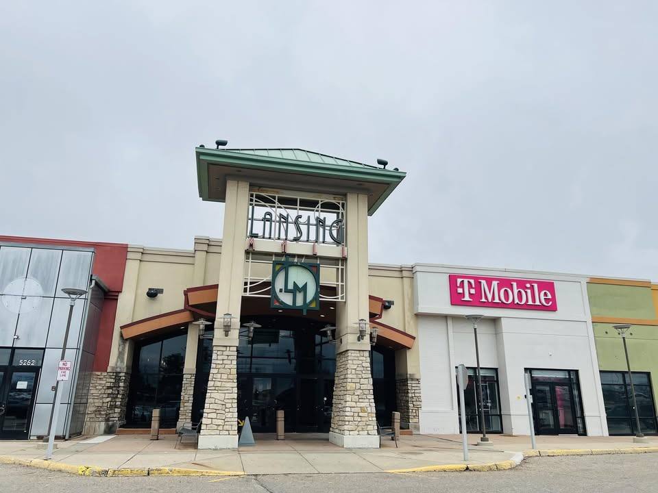 The Lansing Mall entrance